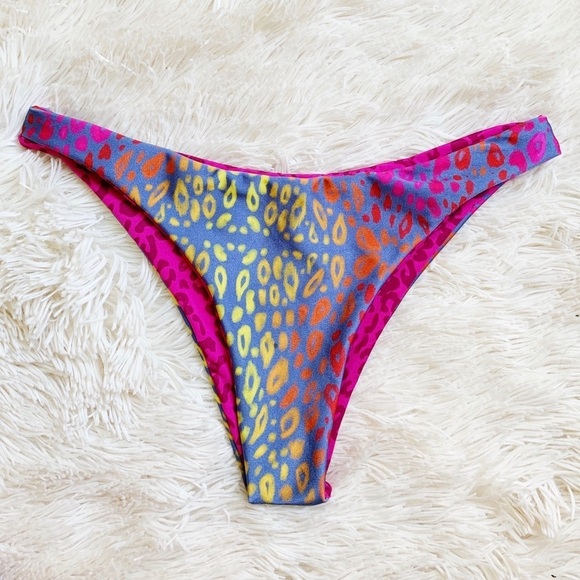 NEW Beach Bunny Reversible Leopard Print Cheeky Bikini Bottom Pink - Picture 3 of 4